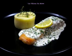 Pavé de saumon à la crème de ciboulette