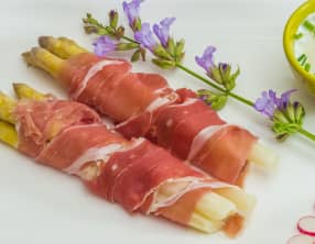 Asperges blanches au jambon de Parme