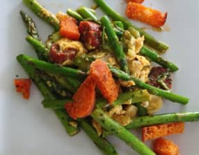 Asperges aux oeufs brouillés à l'espagnole