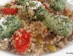 Salade de quinoa avec gnudi aux ricotta et épinards