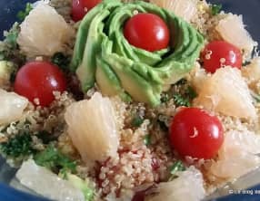 Salade tanzanienne aux quinoa,avocat et pamplemousse