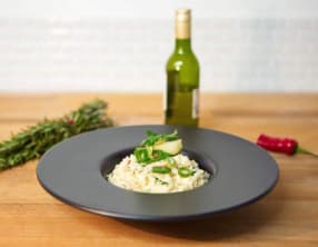 Risotto d’asperges épicé au beurre noisette et oignons nouveaux glacés