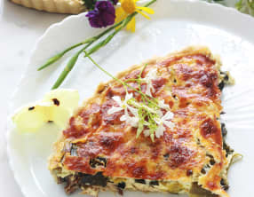 Quiche au thon, poireaux, champignons et fromage