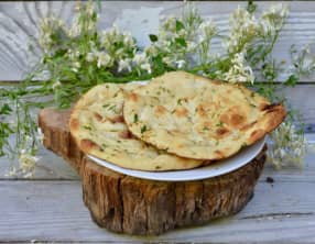 Naans à l’ail et à la coriandre