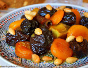 Tajine hlou aux pruneaux abricots secs