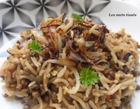 Riz aux lentilles et aux oignons caramélisés