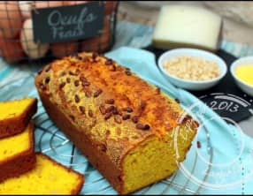 Cake au maïs, parmesan et pignons de pin