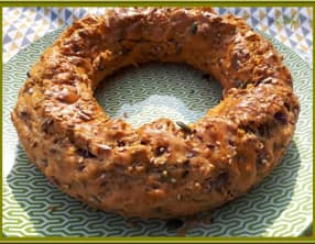 Gâteau au yaourt salé à tomate, viande de boeuf séché