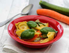 Bouillon de ravioli aux tagliatelle de légumes