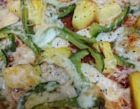 Pizza poivron, poulet, ananas