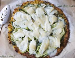 Pizza au chou-fleur, pesto à l’ail des ours