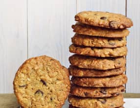 Cookies chocolat noir, gingembre confit, amandes