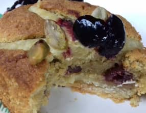 Entremets frangipane pistache et cerises Amarena