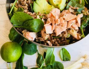 Salade de sarrasin, saumon et avocat