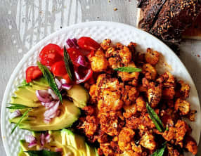 Salade tiède au chou fleur épicé