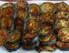 Rondelles de courgettes épicées au grill-plancha
