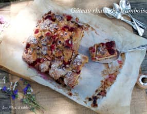 Gâteau crumble à la rhubarbe et aux framboises