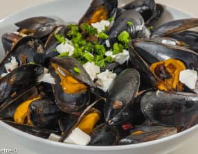 Moules aux cèpes, chorizo et fêta