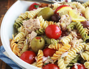 Salade de pâtes au thon en boîte