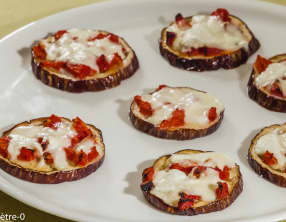 Pizza d'aubergine tomate mozzarella