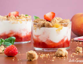 Trifle fraises, fromage blanc et crumble amandes