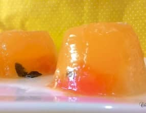 Aspics d’agrumes aux herbes fraîches et épices