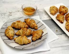 Croissants apéritifs au chèvre et miel
