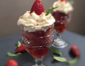 Coupe de fraises menthe et sa chantilly vanille