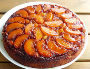 Gâteau pêche et caramel