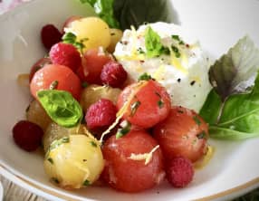 Salade de tomates-framboises à la faisselle