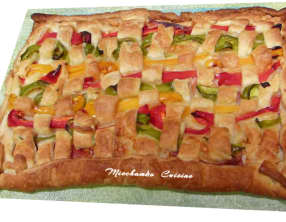 Tarte feuilletée tressée aux 3 poivrons