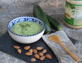 Crème de courgette à l'amande
