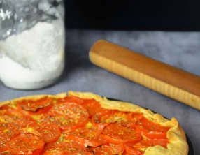 Tarte rustique tomate moutarde