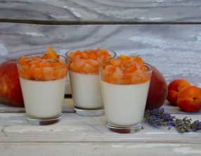 Pannacotta à l’amande, compotée pêches abricots à la lavande