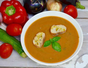 Velouté glacé de légumes du soleil