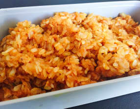 Riz de konjac au thon et aux épices