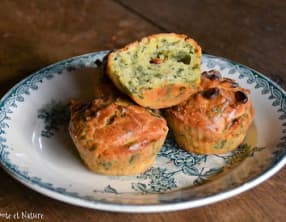 Mini cakes au chou kale, bettes, fromage frais et pignons