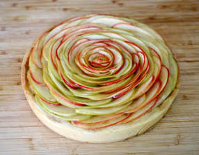 Tarte aux pommes, crème d'amande aux noix