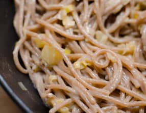Spaghetti complets à la crème d'échalote, de poireaux et de cidre