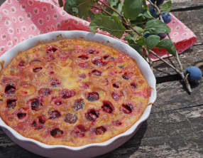 Gâteau aux prunes, romarin et huile d'olive
