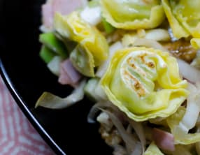 Salade d'endives aux ravioles croquantes