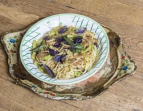 Pasta con mollica e zucchine