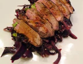 Magret de canard à l'orange et au chou rouge