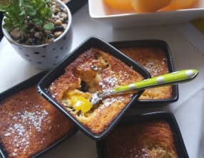 Moelleux aux prunes et biscuits cuillers