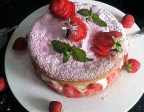 Fraisier rapide à la crème pâtissière