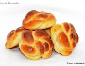 Brioches tressées au citron