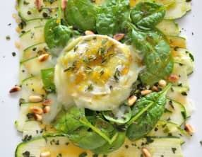 Carpaccio de courgettes, chèvre chaud, citron et miel