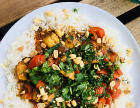 Curry doux de poulet au beurre de cacahuètes