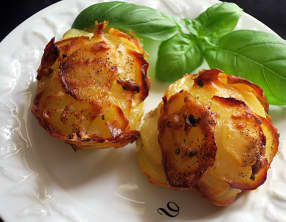 Rosaces de pommes de terre au parmesan et aux épices