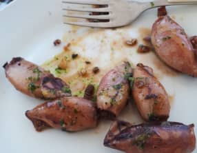 Encornets farcis au chorizo et trompettes de la mort